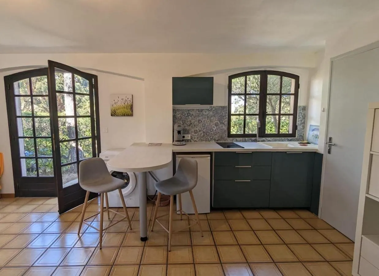 Eucalyptus, Calme Entoure De Verdure Et Pres De La Mer Saint Aygulf Apartment